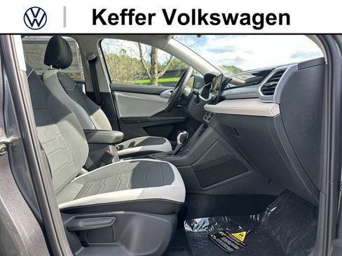 New 2026 Volkswagen Taos SE FWD image 29
