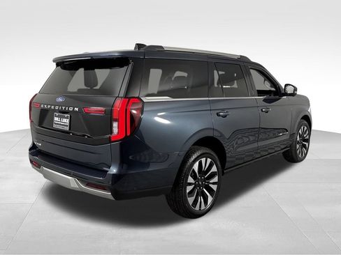 Used 2025 Ford Expedition Platinum w/ Driver's Package AWD/4WD image 7