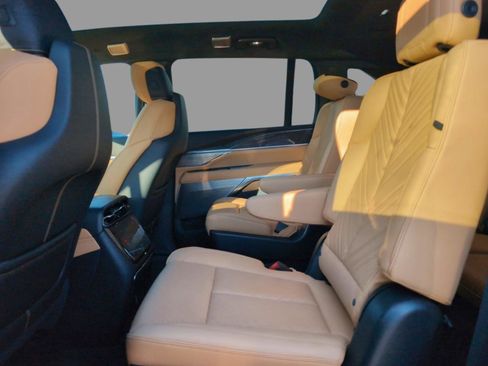 New 2025 Cadillac Escalade IQ Sport 2 w/ LPO, ONYX Package image 28