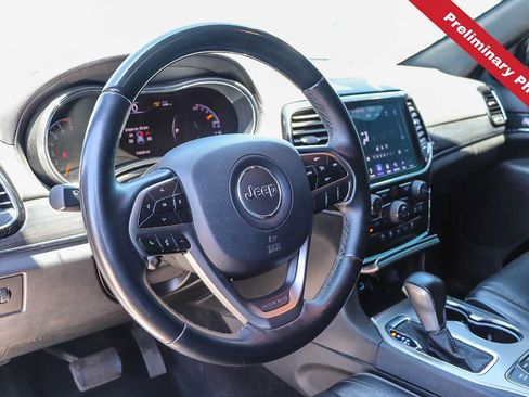 Used 2019 Jeep Grand Cherokee Overland AWD/4WD image 15