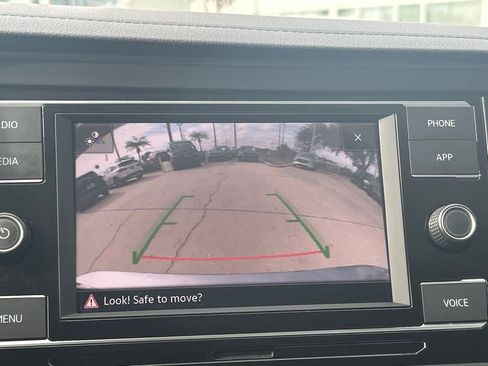 Used 2023 Volkswagen Jetta SE image 17