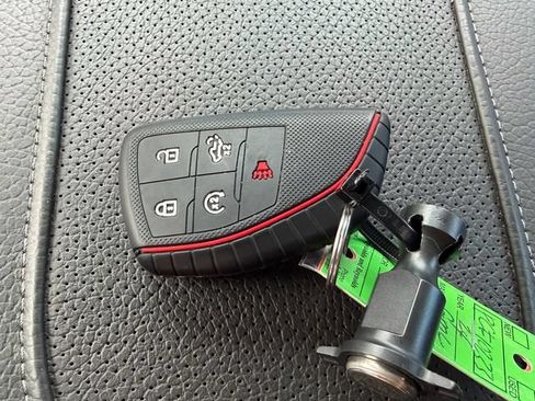Used 2024 GMC Sierra 1500 Denali w/ Technology Package AWD/4WD image 21