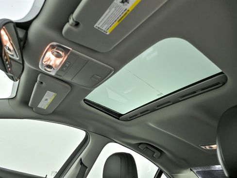 Used 2017 Chevrolet SS image 24