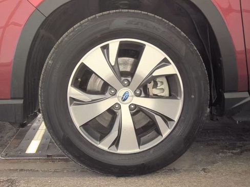 Used 2025 Subaru Ascent Premium image 9