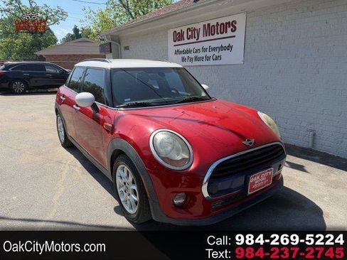 Used 2018 MINI Cooper 4-Door Hardtop FWD image 1