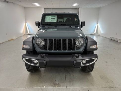 New 2025 Jeep Gladiator Sport image 2