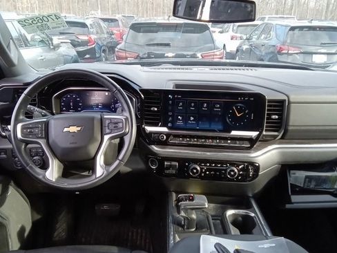 Used 2022 Chevrolet Silverado 1500 LTZ image 7