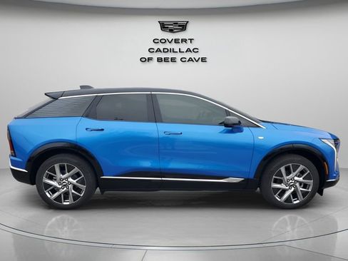 New 2026 Cadillac Optiq Luxury 2 w/ LPO, Floor Liner Package image 11