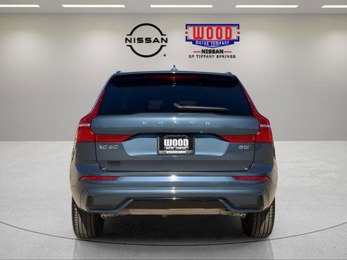 Used 2024 Volvo XC60 B5 Plus image 4