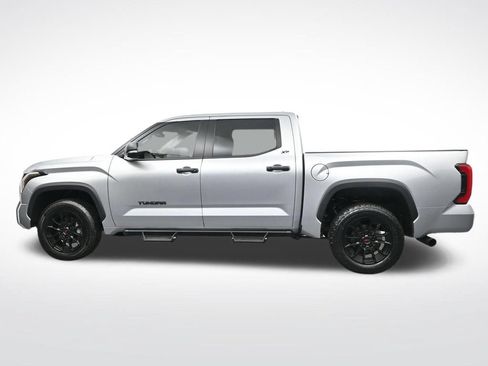 Used 2024 Toyota Tundra SR5 w/ SR5 Convenience Package AWD/4WD image 9