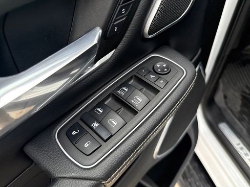 Certified 2022 RAM 1500 Laramie image 16