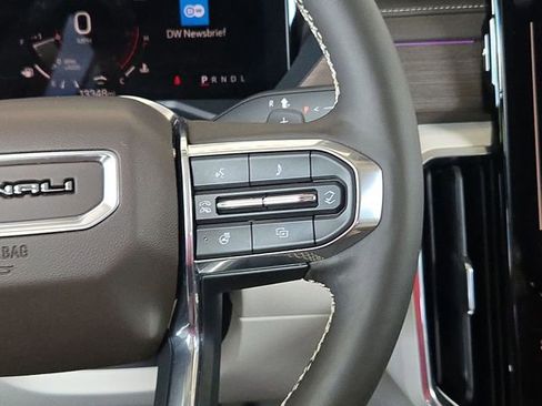 Used 2024 GMC Acadia Denali image 14