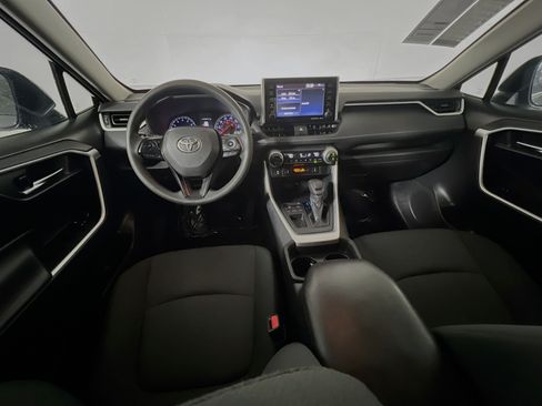 Used 2019 Toyota RAV4 XLE w/ Convenience Package FWD image 30