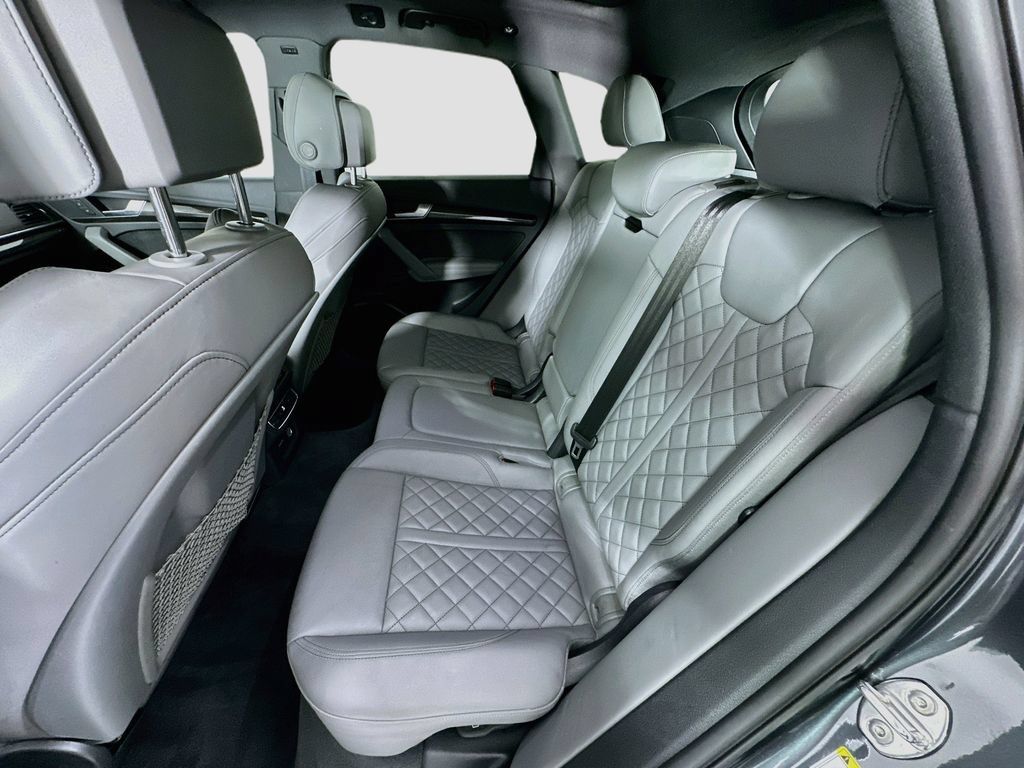 Used 2025 Audi SQ5 Premium Plus AWD/4WD image 24