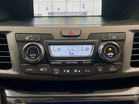 Used 2016 Honda Odyssey Touring Elite image 12