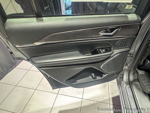 Used 2024 Jeep Grand Cherokee L Overland w/ Trailer Tow Package image 28