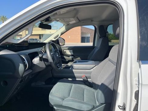 Used 2025 Ford Expedition Active RWD image 10
