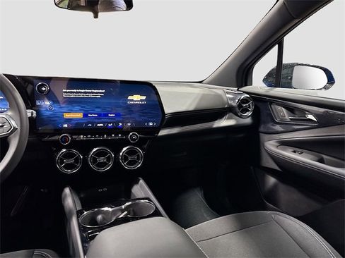 New 2026 Chevrolet Blazer EV LT image 25
