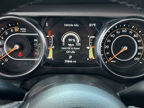 Used 2021 Jeep Gladiator Sport AWD/4WD image 32
