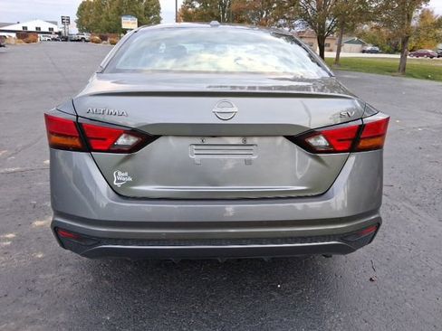 Used 2023 Nissan Altima 2.5 SV image 4