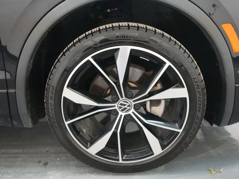 Used 2022 Volkswagen Tiguan SEL R-Line image 10