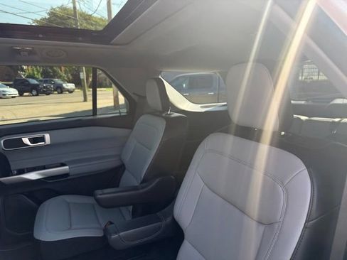 Used 2021 Ford Explorer XLT w/ Equipment Group 202A AWD/4WD image 20