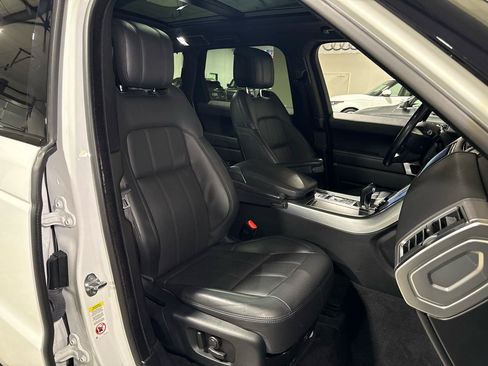 Used 2019 Land Rover Range Rover Sport HSE AWD/4WD image 24