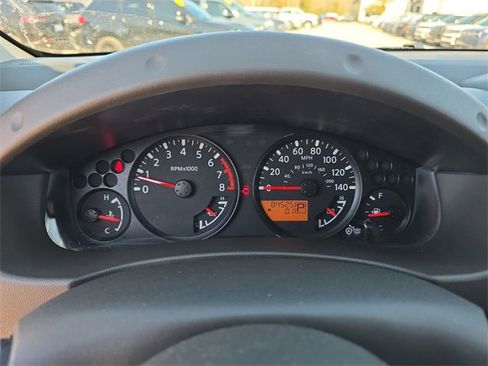 Used 2014 Nissan Frontier SV image 27