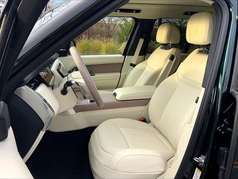 New 2025 Land Rover Range Rover SE image 9