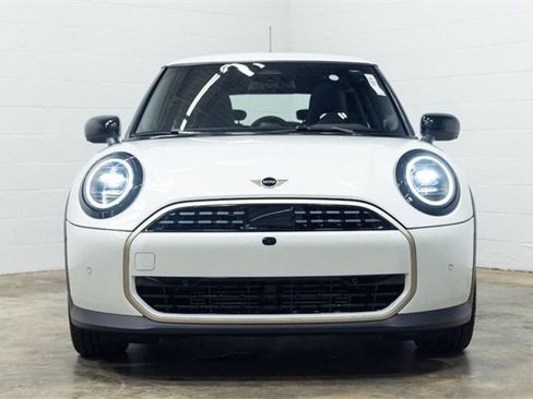 Certified 2025 MINI Cooper 2-Door Hardtop image 7