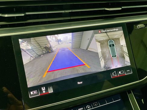 Used 2021 Audi Q8 Premium Plus image 9