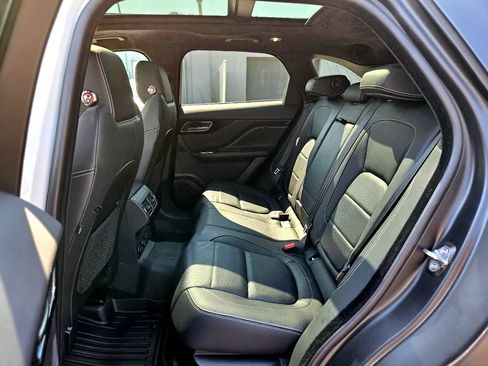 Used 2019 Jaguar F-PACE R-Sport image 32