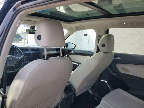 Used 2019 Volkswagen Tiguan SE w/ Panoramic Sunroof Package AWD/4WD image 9