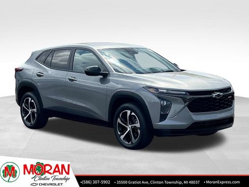 Used 2024 Chevrolet Trax RS w/ Driver Confidence Package FWD image 8