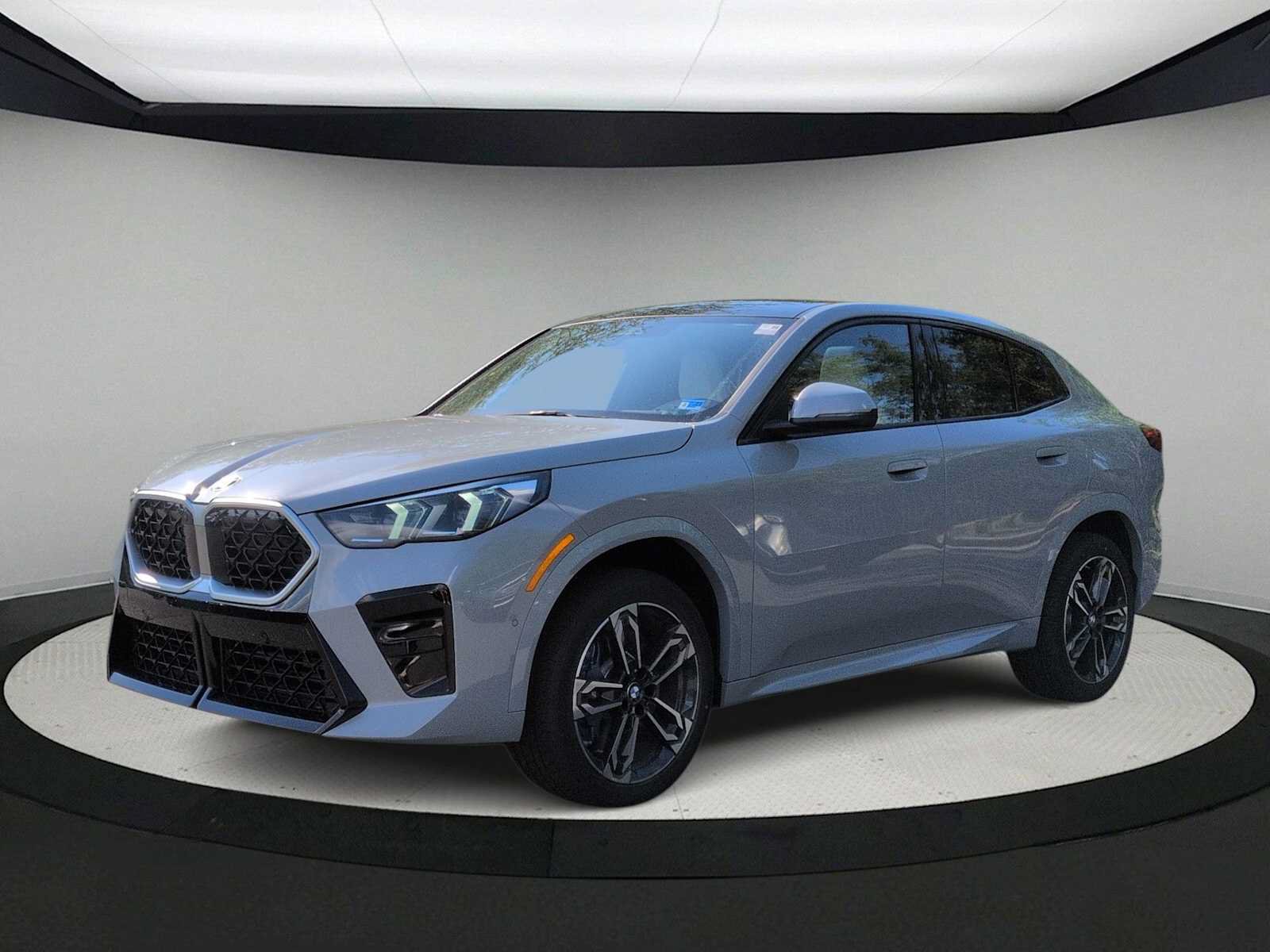 Used 2026 BMW X2 xDrive28i w/ Technology Package AWD/4WD image 4