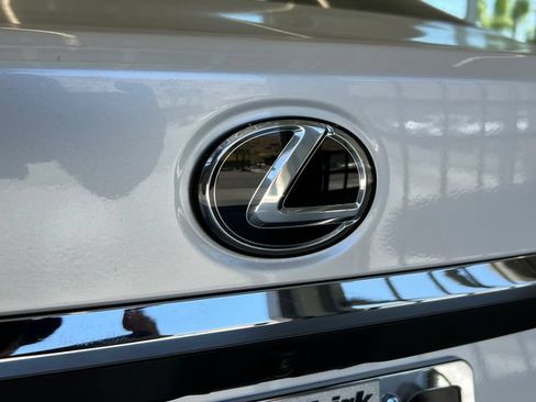Used 2025 Lexus ES 350 w/ Premium Package FWD image 17