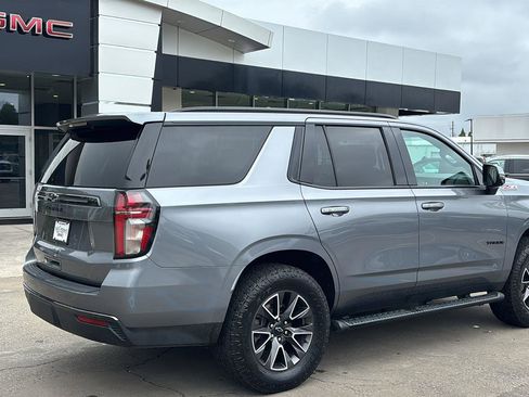 Used 2021 Chevrolet Tahoe Z71 w/ Z71 Off-Road Package AWD/4WD image 7