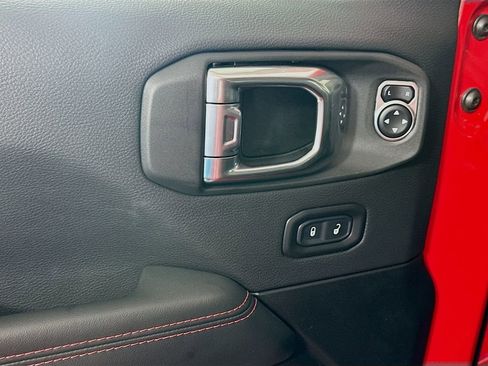 Used 2026 Jeep Wrangler Unlimited Rubicon AWD/4WD image 17