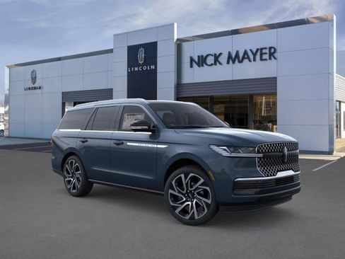 New 2026 Lincoln Navigator Reserve AWD/4WD image 8
