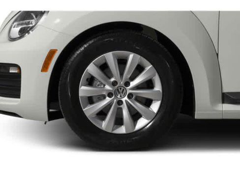 Used 2019 Volkswagen Beetle 2.0T S FWD image 14