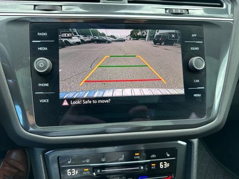 Certified 2023 Volkswagen Tiguan SE w/ Panoramic Sunroof Package AWD/4WD image 26