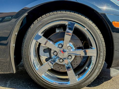 Used 2010 Chevrolet Corvette Convertible w/ 3LT RWD image 11