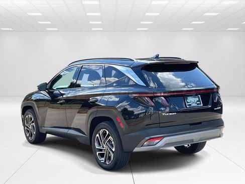 Certified 2025 Hyundai Tucson Limited AWD/4WD image 4