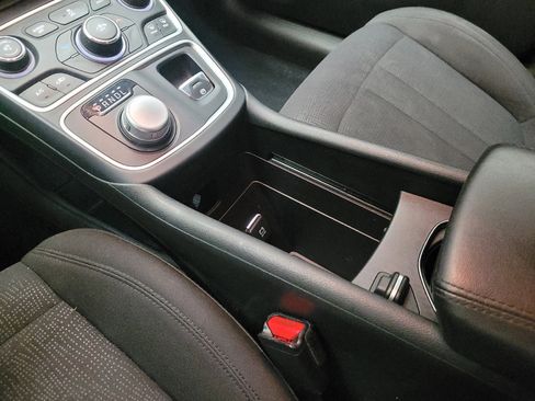 Used 2015 Chrysler 200 Limited w/ Convenience Group image 26