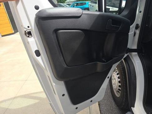 Used 2025 RAM ProMaster 2500 w/ U-Haul Equipment Group FWD image 10