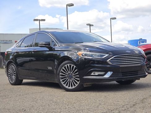 Used 2017 Ford Fusion Energi SE image 2