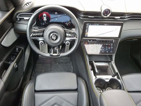 Used 2023 Maserati Grecale Modena image 13