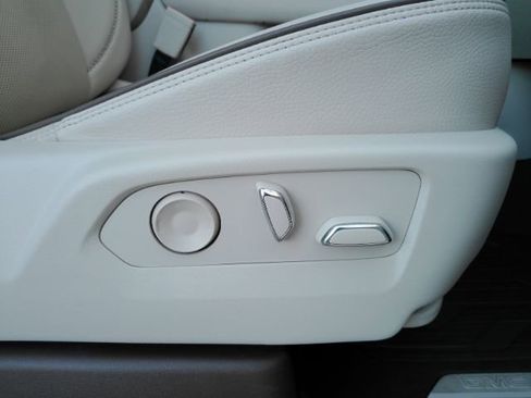 Used 2023 GMC Yukon XL Denali image 20