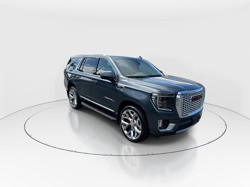 Used 2021 GMC Yukon Denali w/ Advanced Technology Package AWD/4WD image 2