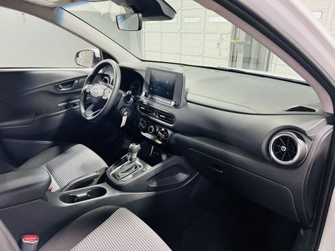 Used 2022 Hyundai Kona SE w/ Cargo Package image 34